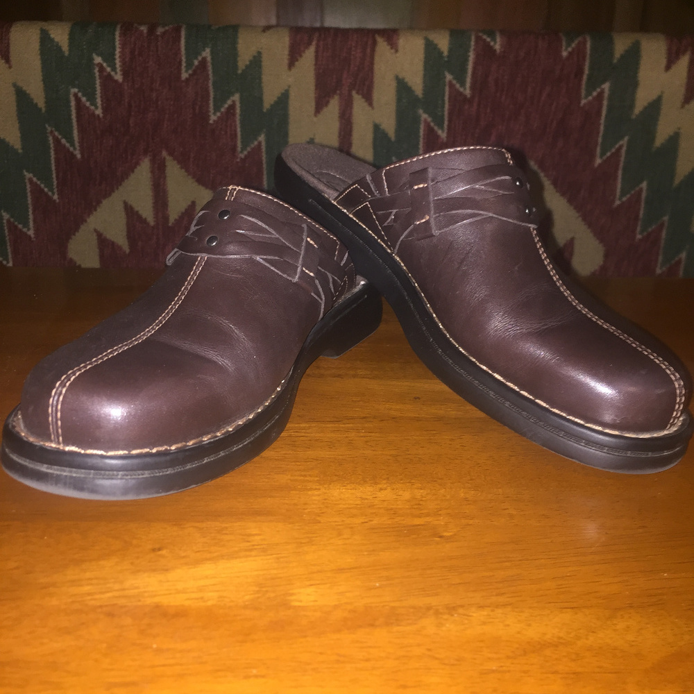Clarks Brown Mules Clogs Excellent condition
